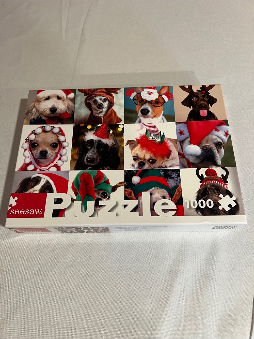 Seesaw Holiday Dogs 1000-Piece Puzzle - Red & Green